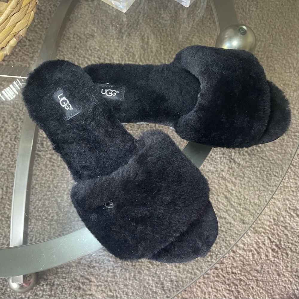 UGG Black Fluffy Slide Sandals Cozy Shearling Slippers Women’s Size 7 - Picture 2 of 10